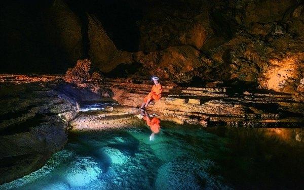 女子称被邻居诬陷毒狗，遭对方全家堵门辱骂恐吓：小心它找你索命