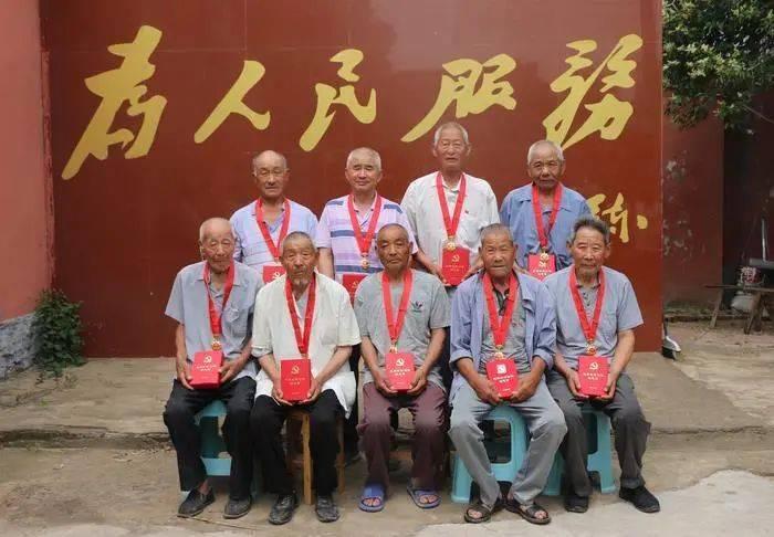 他大男子主义，好面子，小心眼，吵架不低头？
